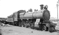 FS Class 424 at Bunbury Shed.jpg