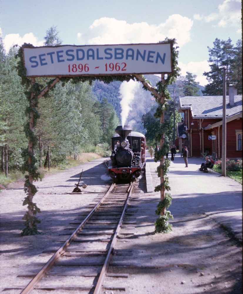 Decoration for the last days of the complete line