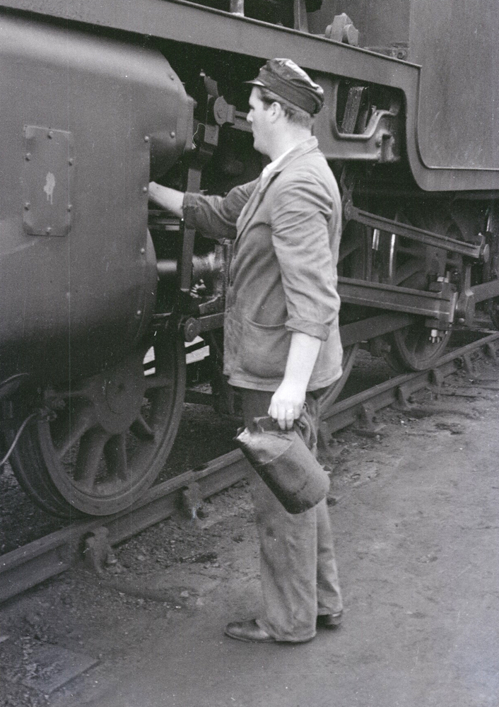 More oiling at Feltham