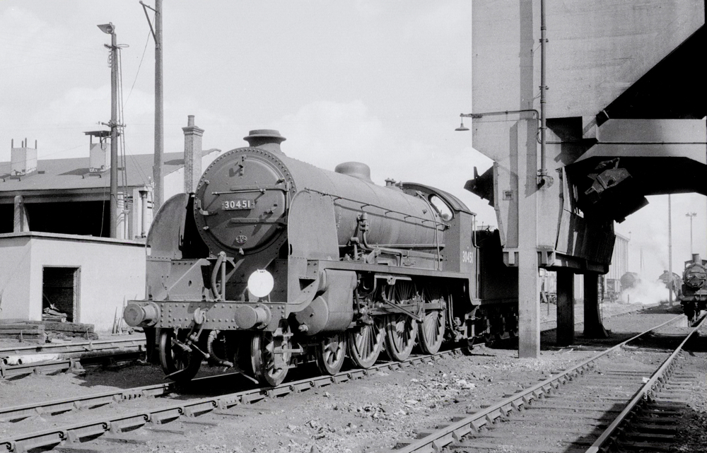 N15 Sir Lamorak 30451 under the coal stage at Feltham