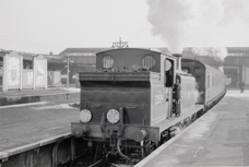 Class E4 32506 at Guildford