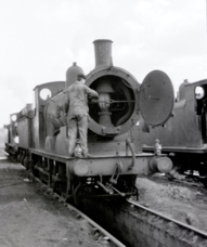 Black Motor 700 smokebox clean