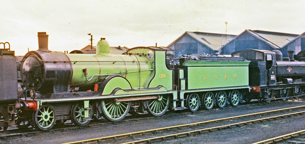 T9 120 at Eastleigh
